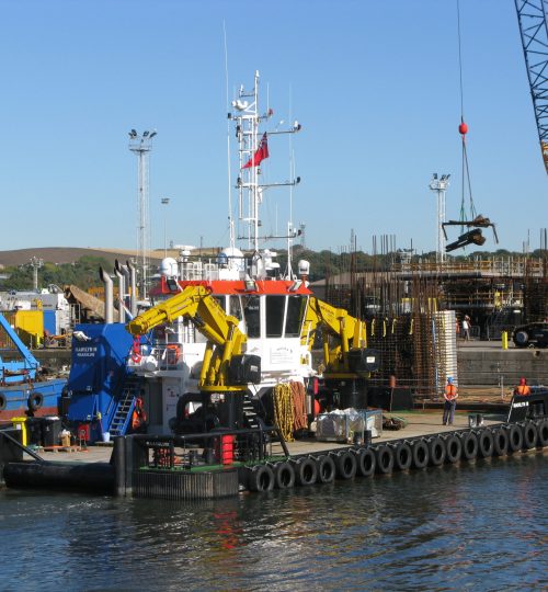 Marilyn M offloading Rosyth